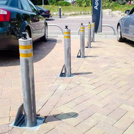Urbaco automatic retractable bollard for urban vehicle access control