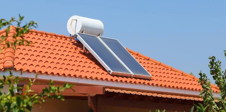 Solar thermal hot water collector system